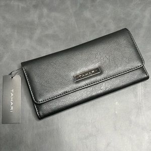 TAHARI BIFOLD WALLET